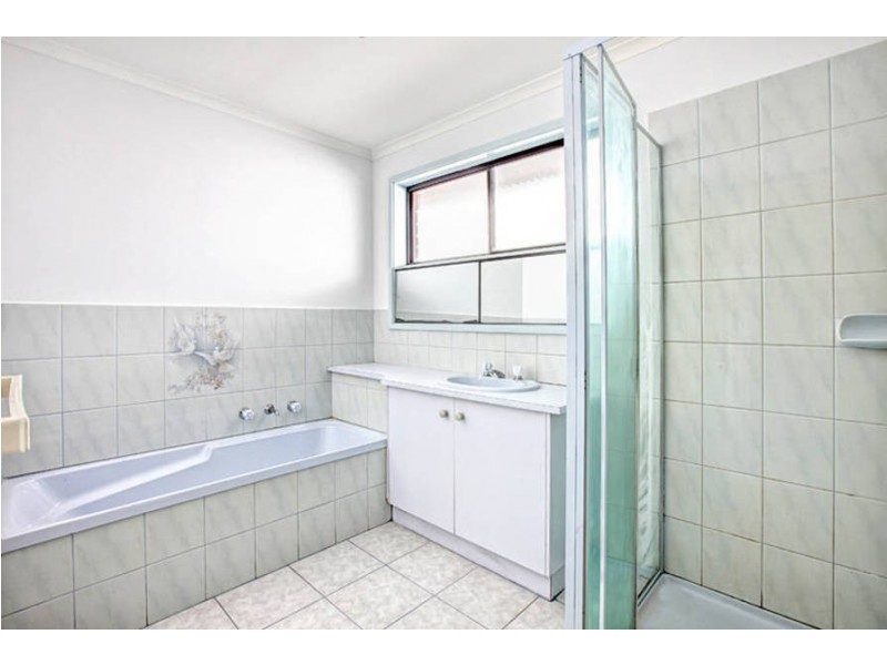 26 Matthews Crescent, Roxburgh Park VIC 3064