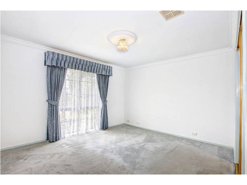 26 Matthews Crescent, Roxburgh Park VIC 3064