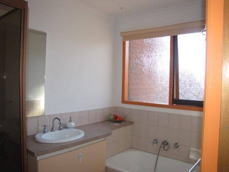 13 THISTLE COURT, Meadow Heights VIC 3048