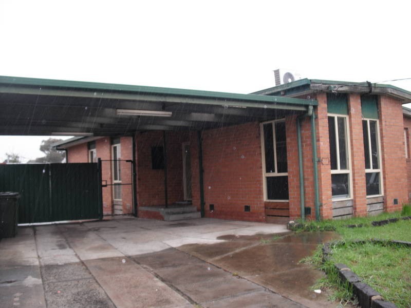 8 Donald Street, Dallas VIC 3047