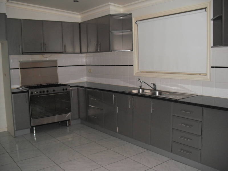 8 Donald Street, Dallas VIC 3047