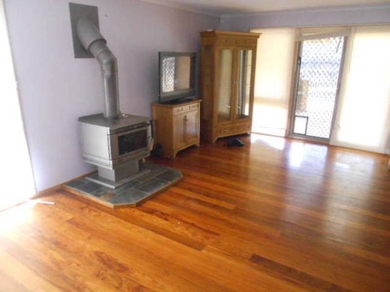 28 Newlyn Drive, Craigieburn VIC 3064