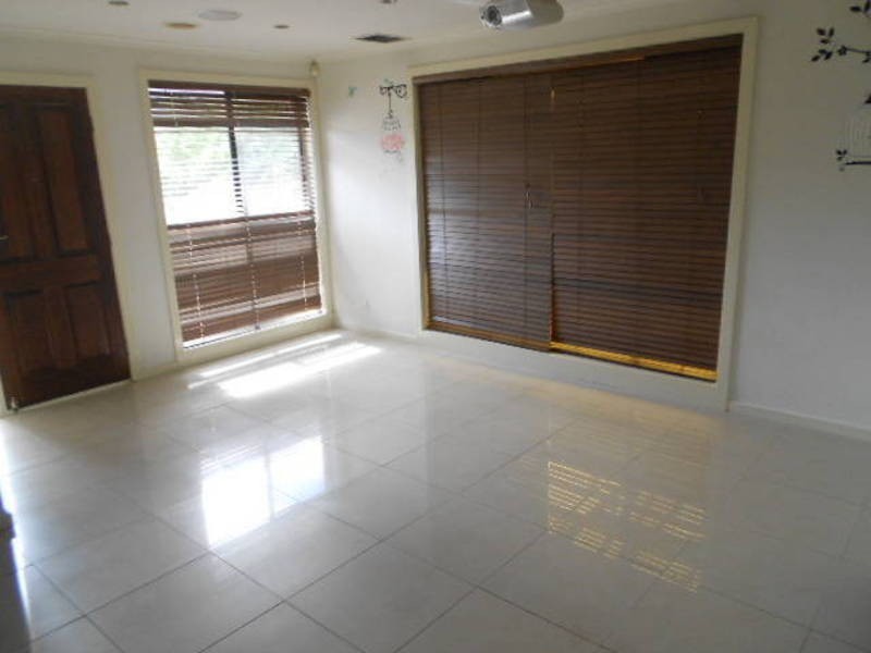 6 Norton Place, Roxburgh Park VIC 3064