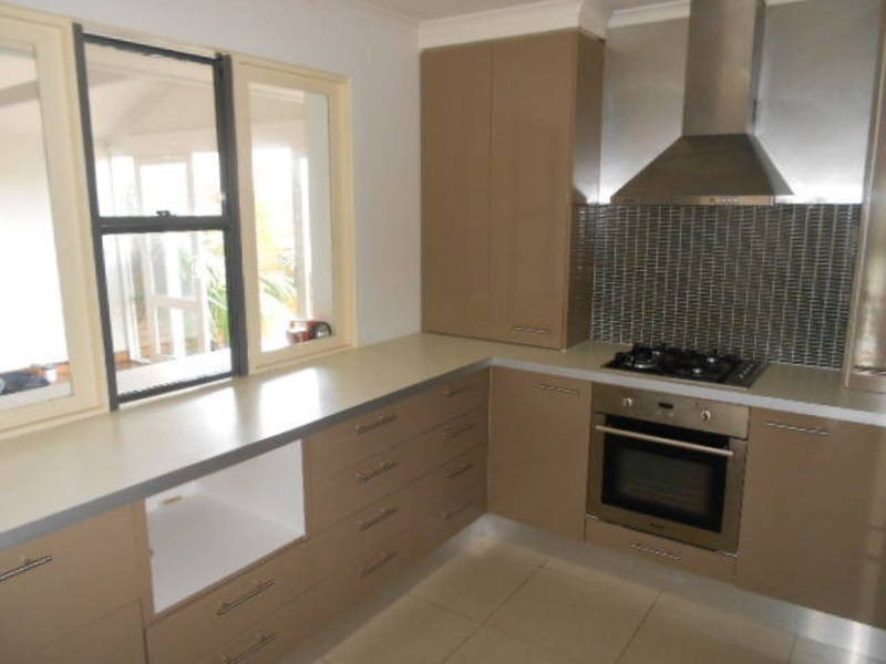 6 Norton Place, Roxburgh Park VIC 3064