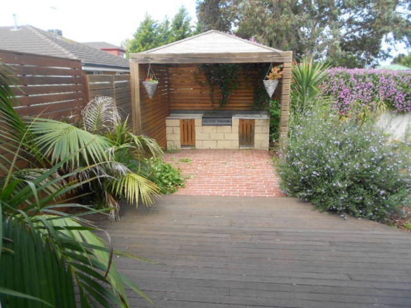 6 Norton Place, Roxburgh Park VIC 3064