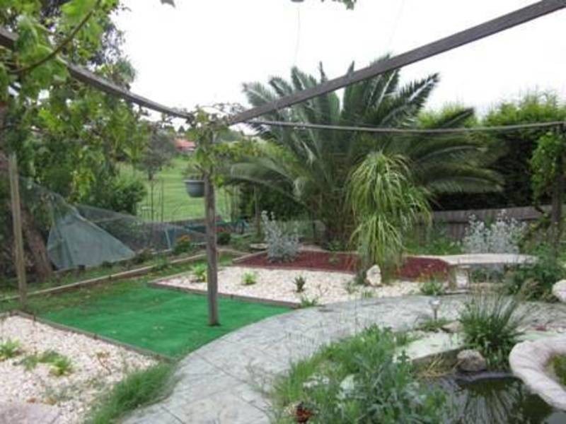 28 EUCALYPTUS PLACE, Meadow Heights VIC 3048