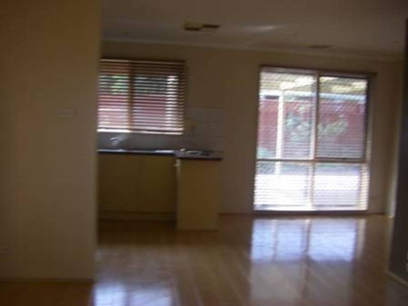 1/10 MITTA MITTA WAY, Meadow Heights VIC 3048