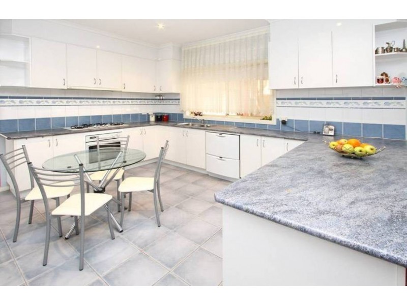 5  PECOS PLACE, Roxburgh Park VIC 3064