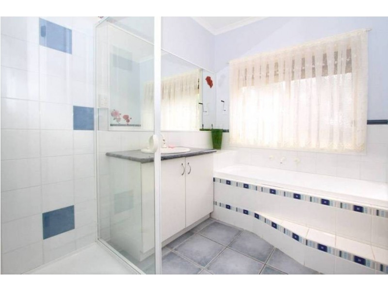 5  PECOS PLACE, Roxburgh Park VIC 3064