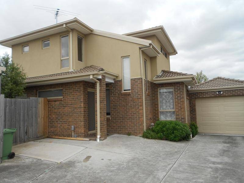 2/15 Castella Court, Meadow Heights VIC 3048