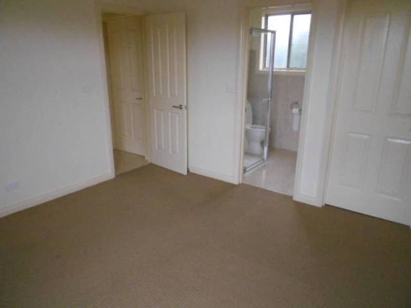 2/15 Castella Court, Meadow Heights VIC 3048