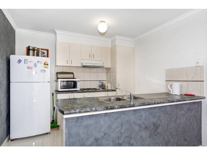 14 LACHLAN CRESCENT, Roxburgh Park VIC 3064