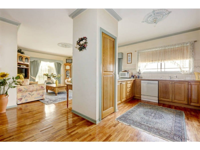 12 Lightwood Crescent, Meadow Heights VIC 3048