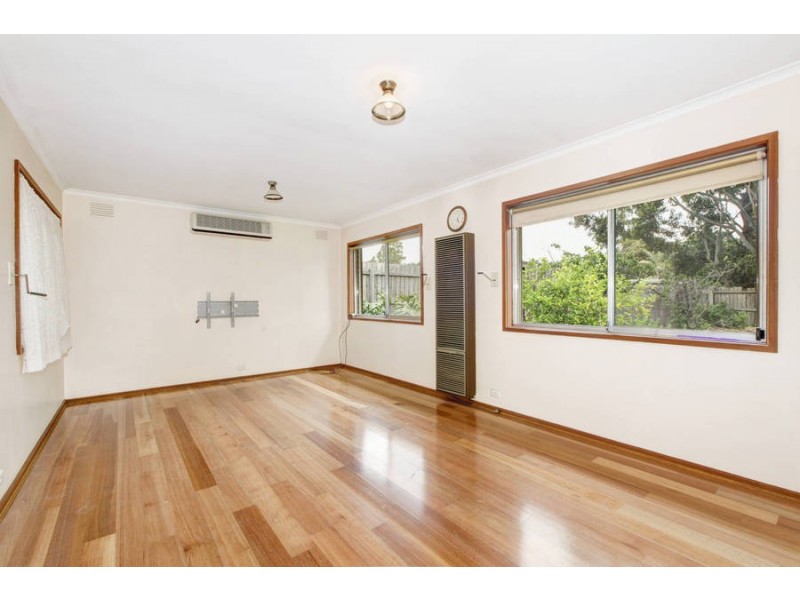 16 Dartmoor Court, Meadow Heights VIC 3048