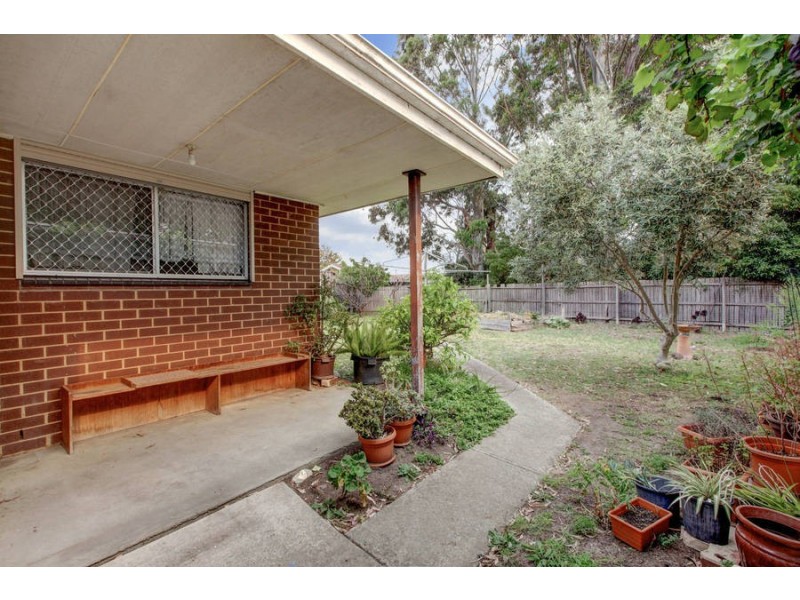 16 Dartmoor Court, Meadow Heights VIC 3048