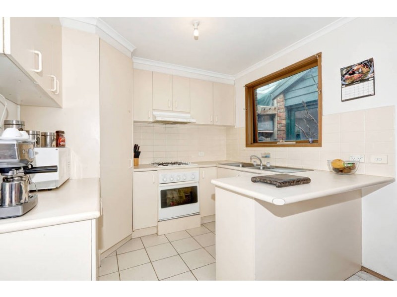 16 WILKINSON COURT, Roxburgh Park VIC 3064