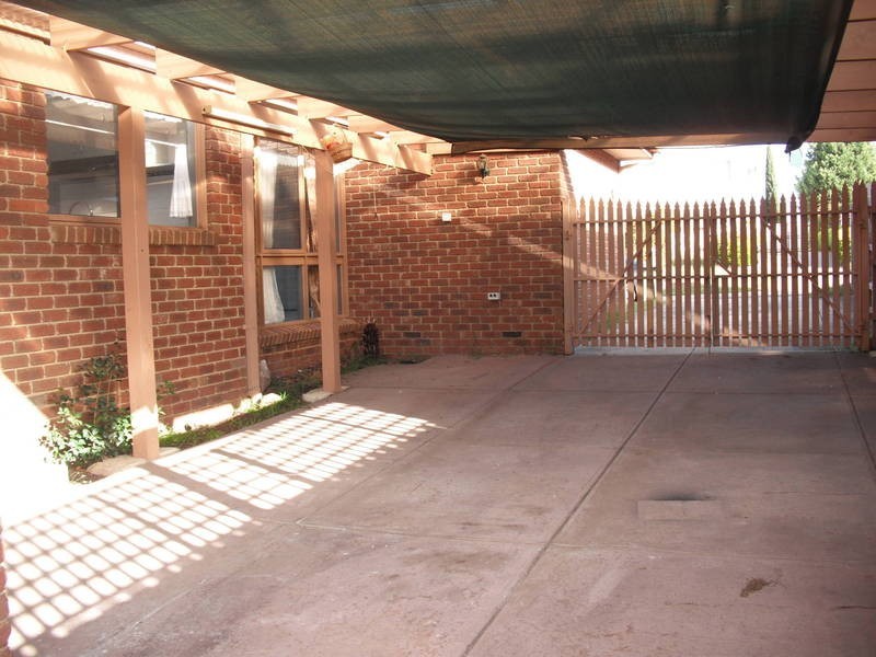 28 FUSCHIA PLACE, Meadow Heights VIC 3048