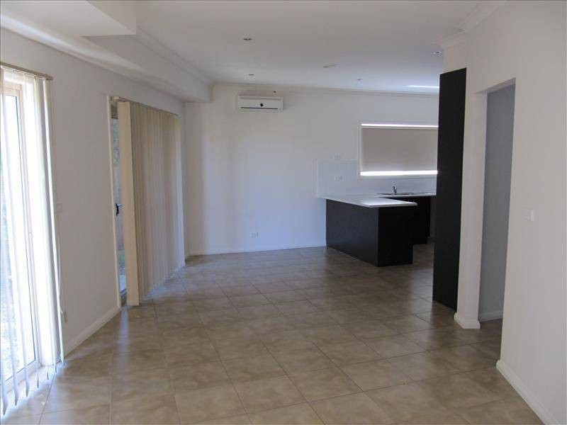 1/11 DUTTON COURT, Meadow Heights VIC 3048