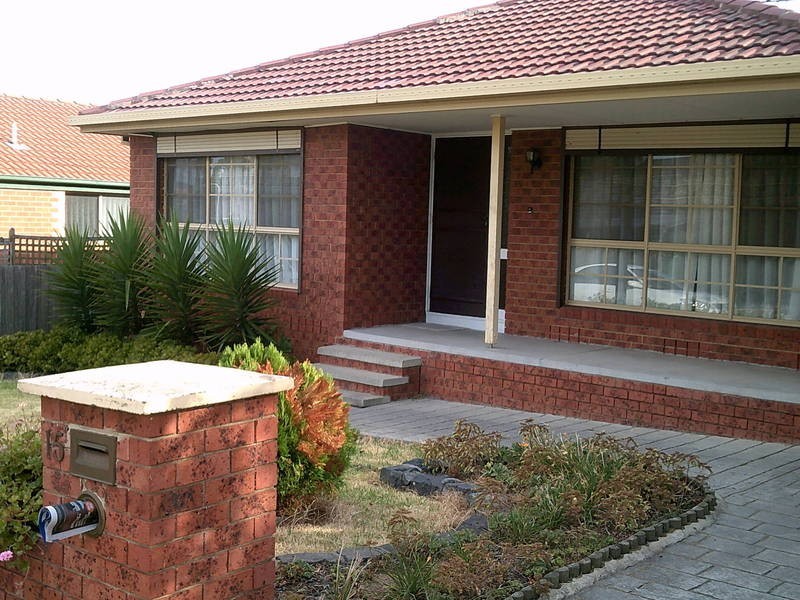 15 Manuka Place, Meadow Heights VIC 3048