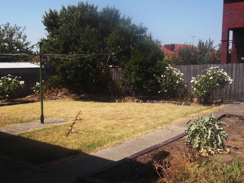 15 Manuka Place, Meadow Heights VIC 3048