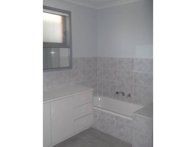 4 Pinus Place, Meadow Heights VIC 3048