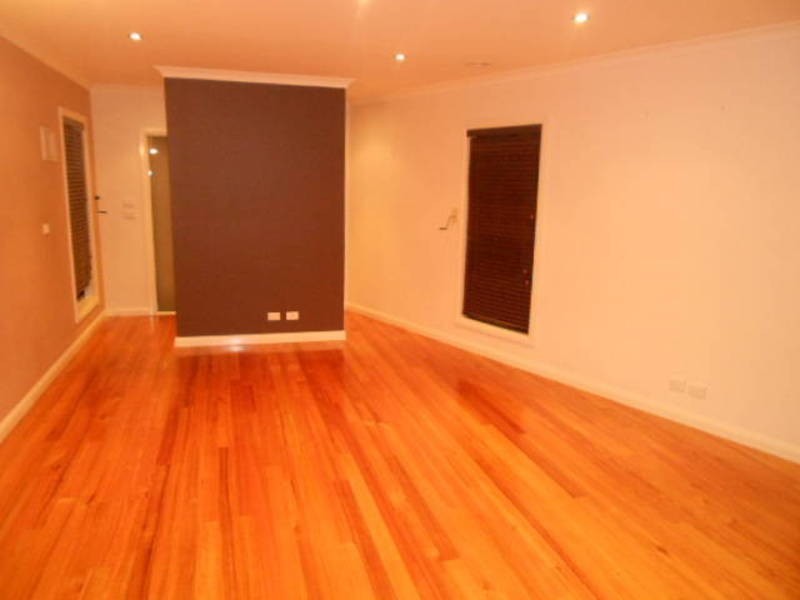 2/19 Balook Court, Meadow Heights VIC 3048