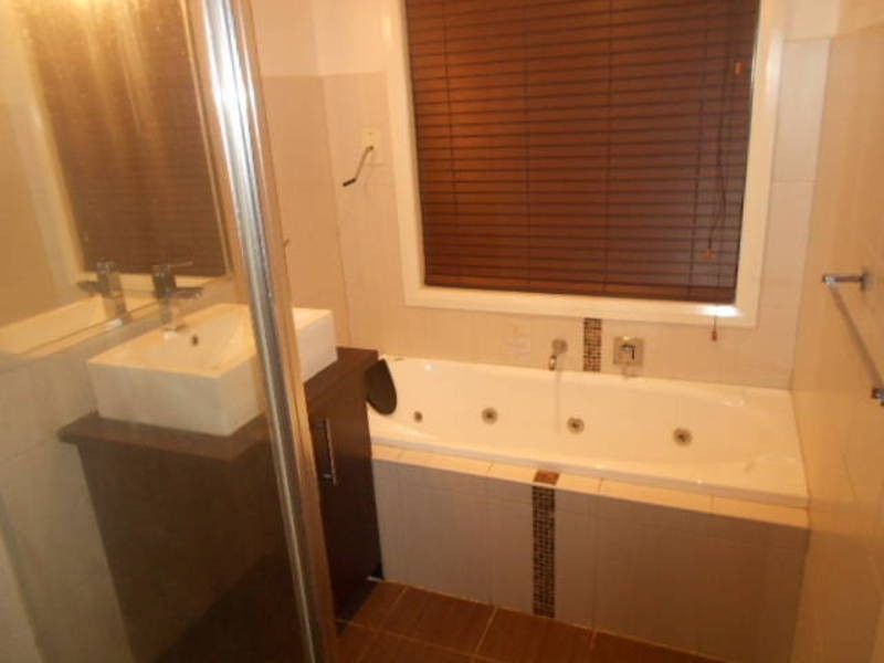 2/19 Balook Court, Meadow Heights VIC 3048