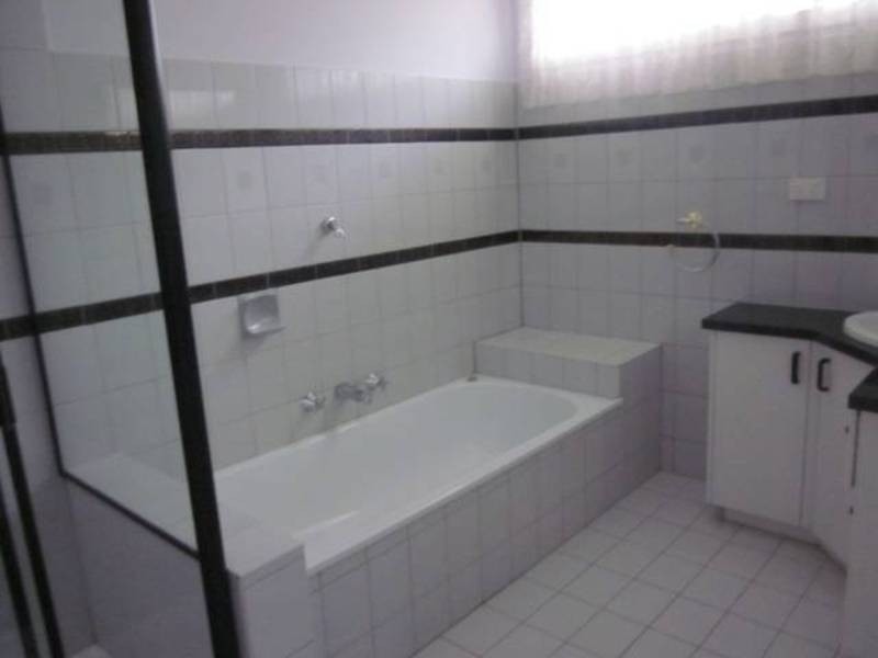 1/14 Shankland Boulevard, Meadow Heights VIC 3048