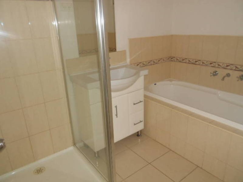 18/4 Melaluca Drive, Meadow Heights VIC 3048