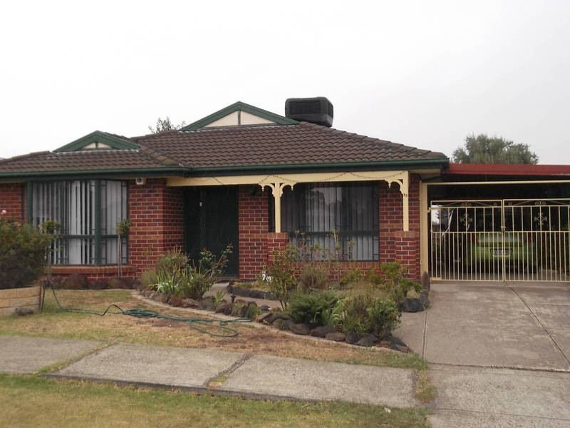 33 Bradman Drive, Meadow Heights VIC 3048