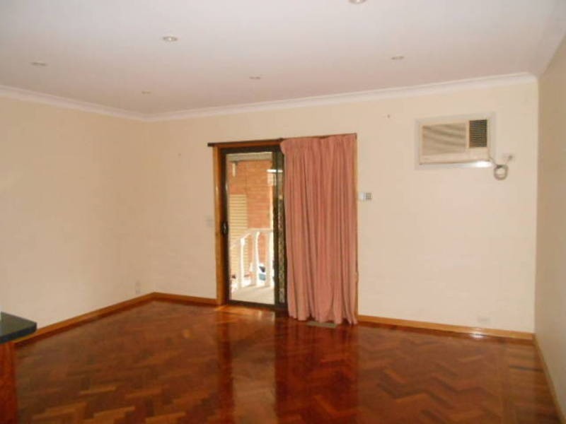 70 Ashleigh Crescent, Meadow Heights VIC 3048