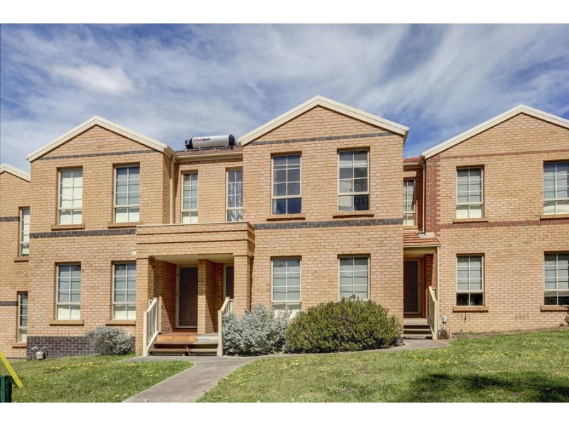 4/3 Whiltshire Drive, Roxburgh Park VIC 3064