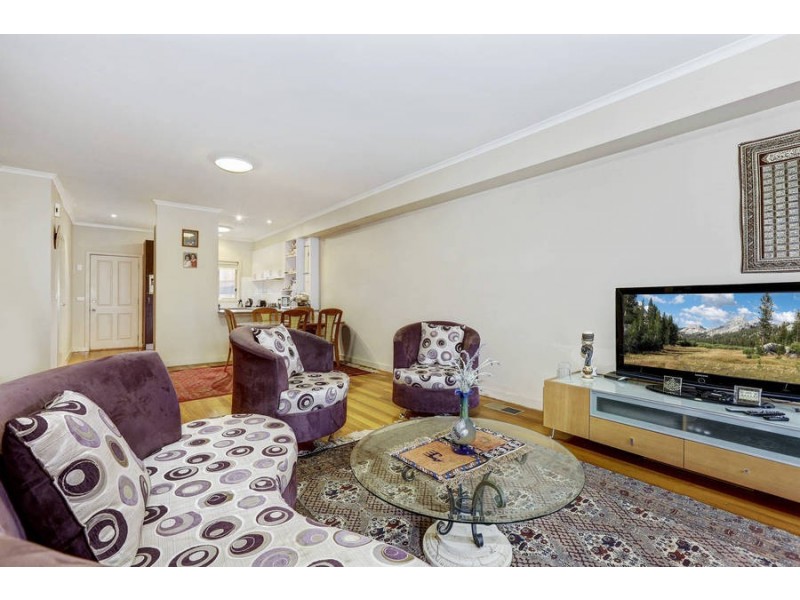 4/3 Whiltshire Drive, Roxburgh Park VIC 3064