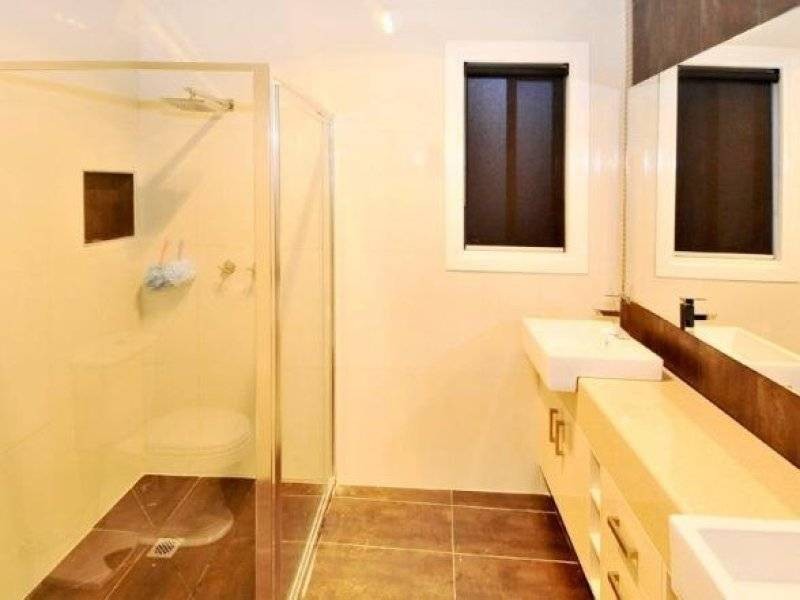 32 Beechworth Ave, Greenvale VIC 3059