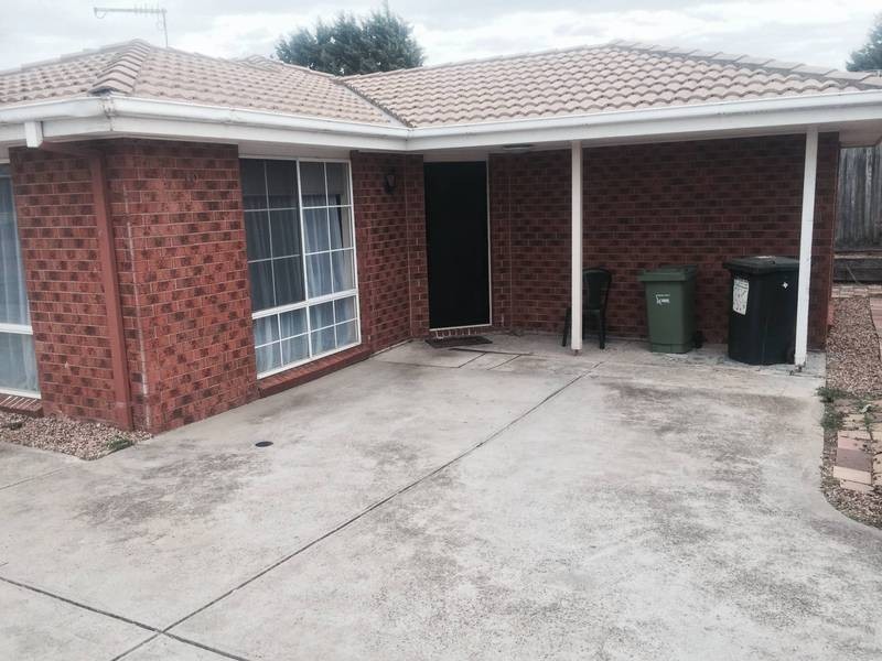 19 Cassinia Crescent, Meadow Heights VIC 3048