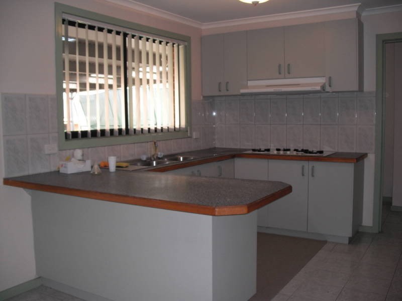 34 Bicentennial Crescent, Meadow Heights VIC 3048