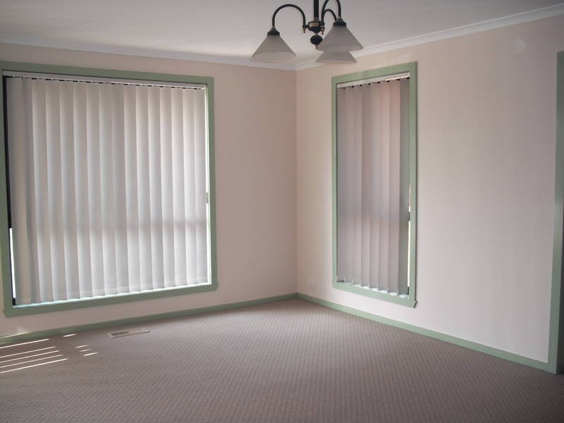 34 Bicentennial Crescent, Meadow Heights VIC 3048