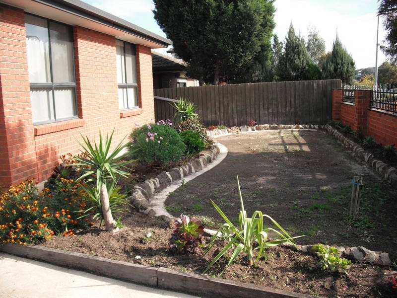 34 Bicentennial Crescent, Meadow Heights VIC 3048