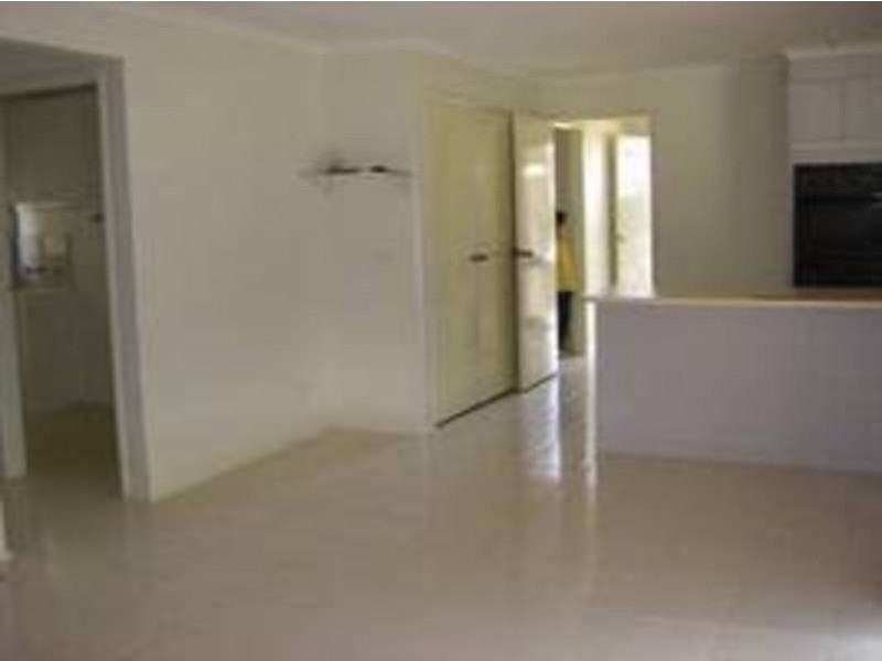 1/5 Bronco Court, Meadow Heights VIC 3048