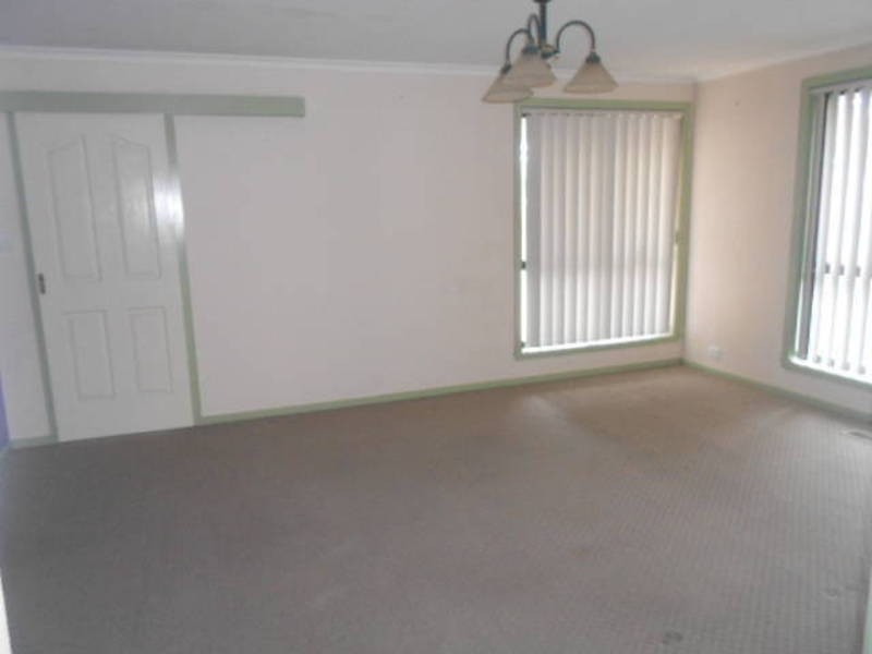 34 Bicentennial Crescent, Meadow Heights VIC 3048