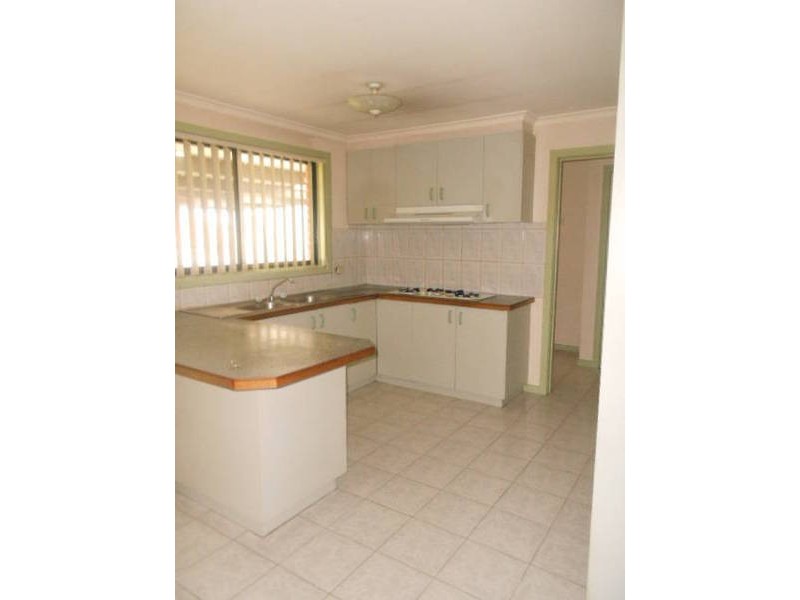 34 Bicentennial Crescent, Meadow Heights VIC 3048