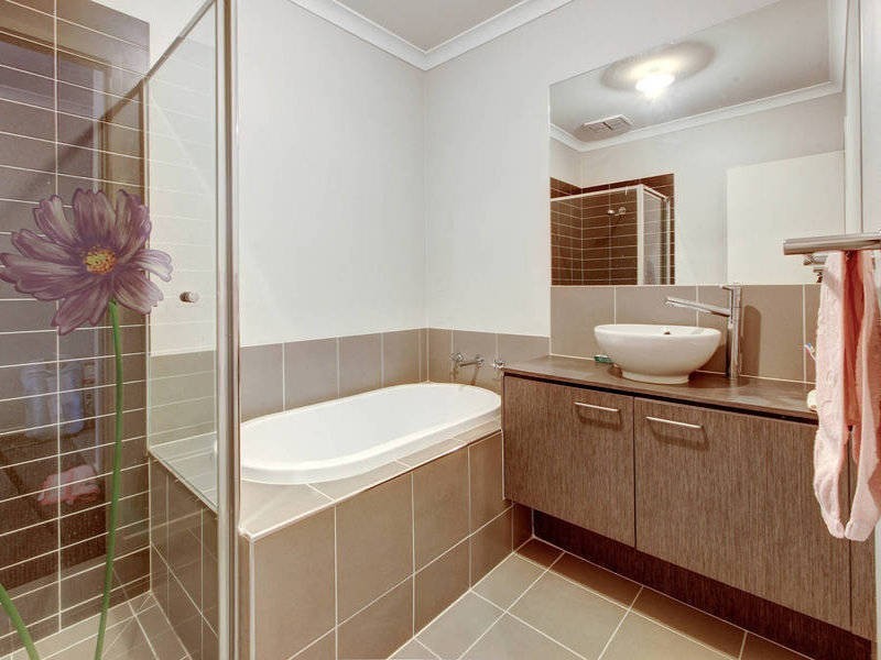 82 Thoresby Circuit, Craigieburn VIC 3064