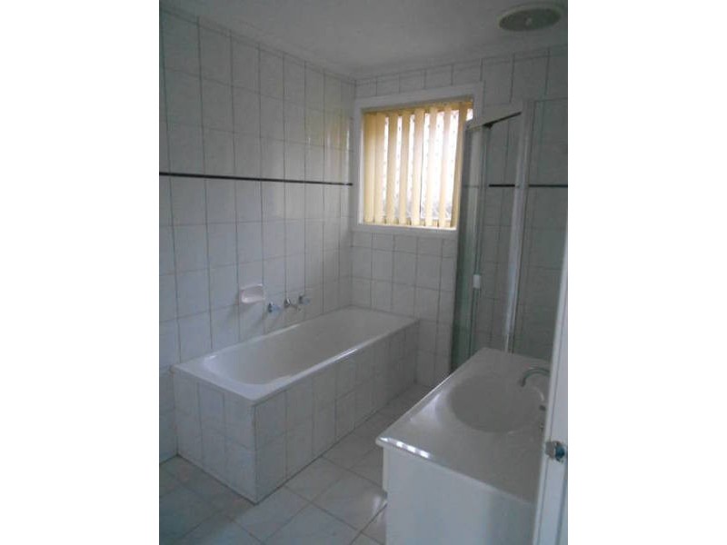 11 PHOENIX COURT, Roxburgh Park VIC 3064