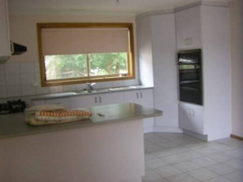 1/11 ELGATA CLOSE, Meadow Heights VIC 3048