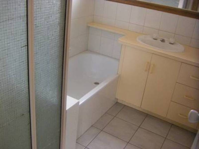 1/11 ELGATA CLOSE, Meadow Heights VIC 3048