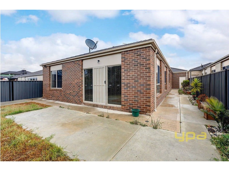 2 ATLAS STREET, Roxburgh Park VIC 3064