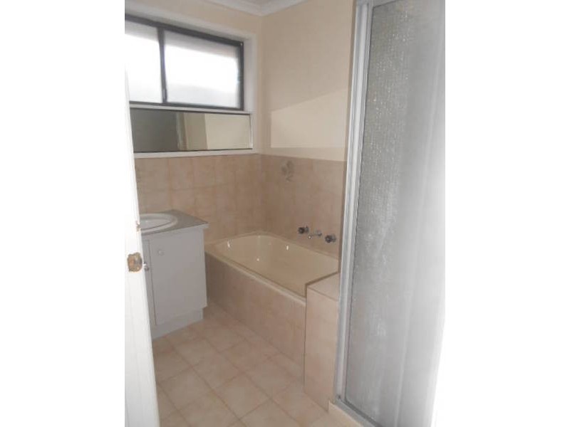 2/14 DAKARA CLOSE, Meadow Heights VIC 3048