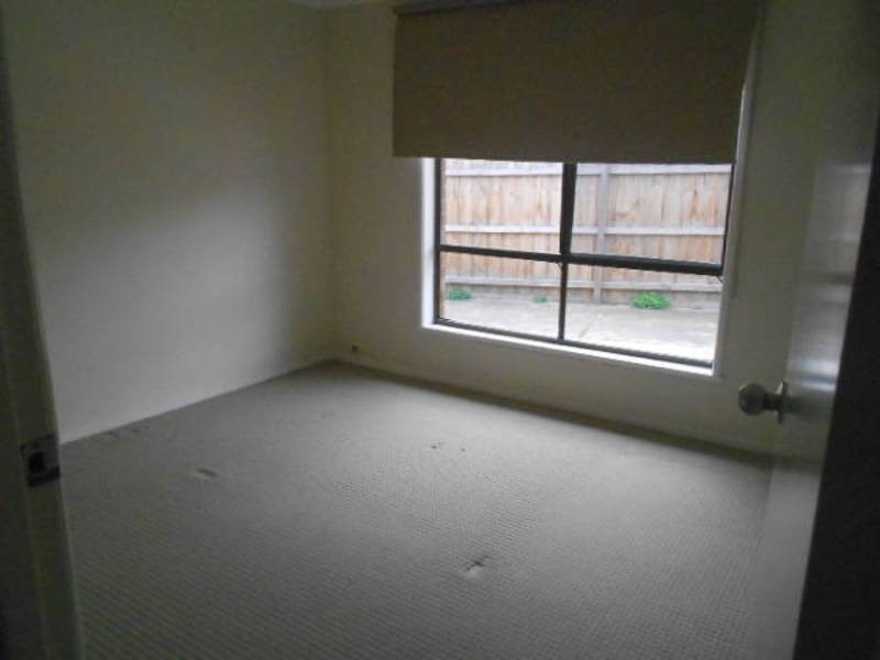 2/14 DAKARA CLOSE, Meadow Heights VIC 3048