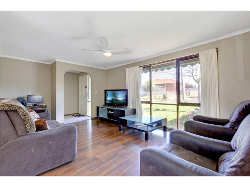 11 WEBB CLOSE, Meadow Heights VIC 3048