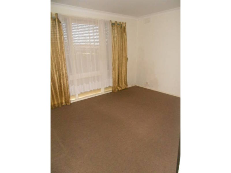 18 TOORADIN AVENUE, Dallas VIC 3047